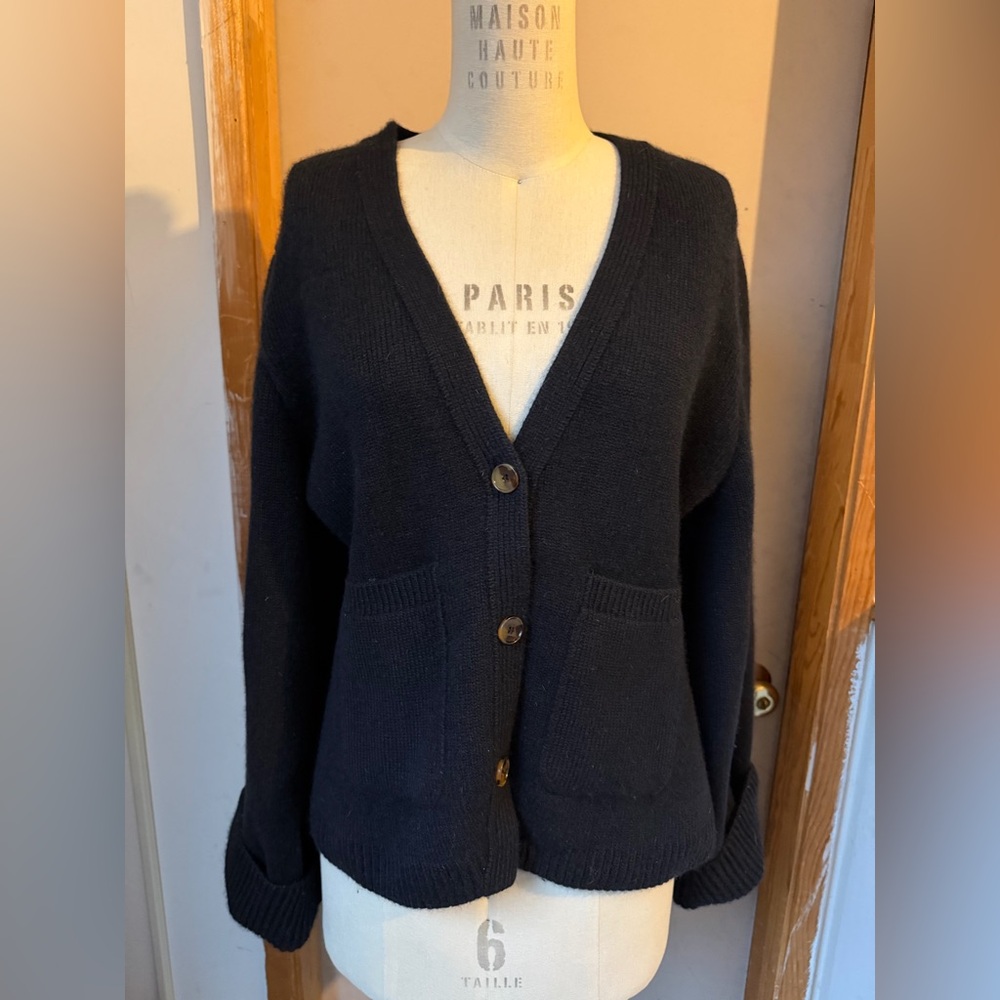 $2200 KHAITE Scarlet Cashmere Cardigan in Black - Size L - Picture 3 of 13